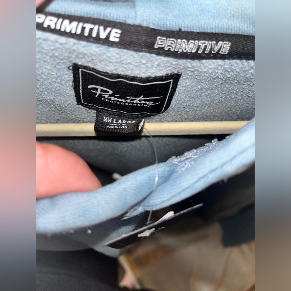 Primitive Blue pullover - Picture 3 of 4